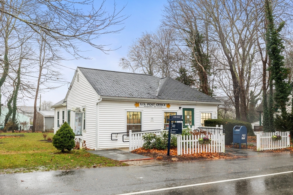 36 carriage shop rd, east falmouth,  MA 02536