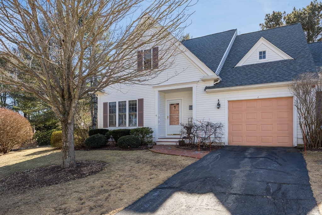 4 stratford ridge, mashpee,  MA 02649